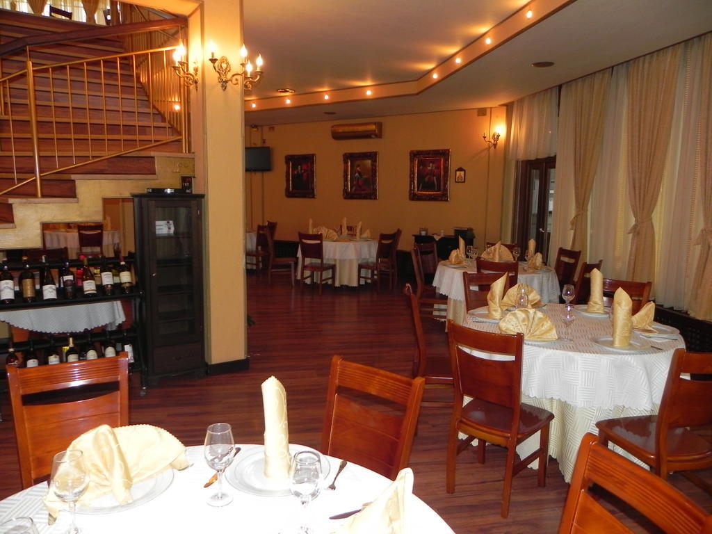 Hestia Hotel Calarasi  Ngoại thất bức ảnh