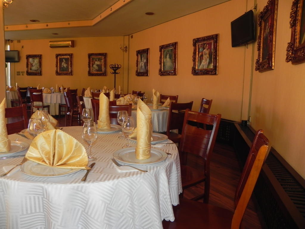 Hestia Hotel Calarasi  Ngoại thất bức ảnh