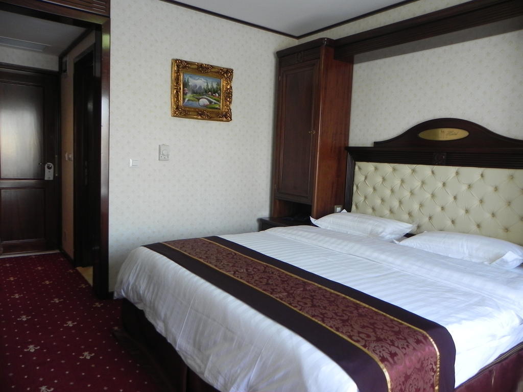 Hestia Hotel Calarasi  Phòng bức ảnh
